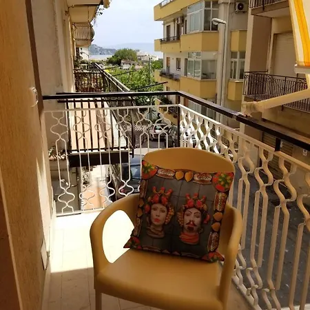 ベッド・アンド・ブレックファスト Risea Rooms ジャルディーニ・ナクソス